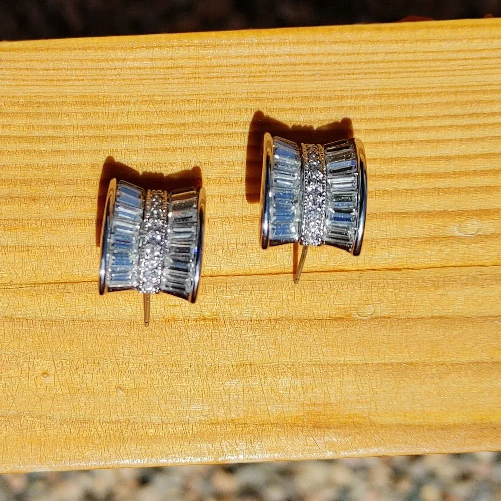Nolan Miller stud earrings with backs, signed - Picture 15 of 16